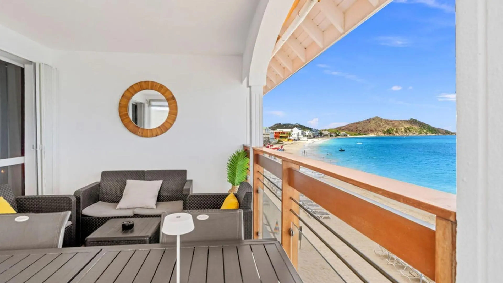 Beachfront Apartment Flamant Grand Case