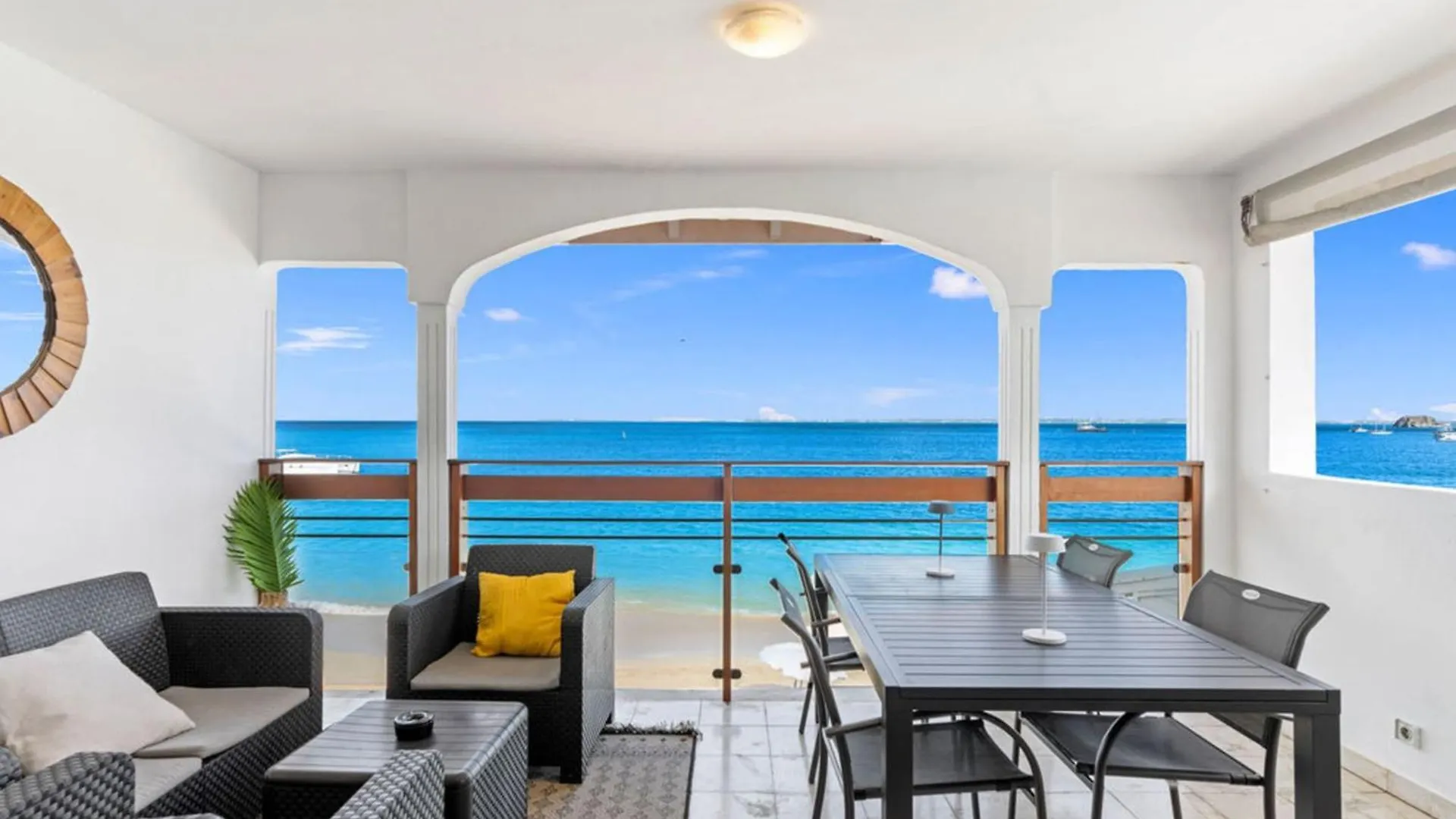 Beachfront Apartment Flamant Grand Case