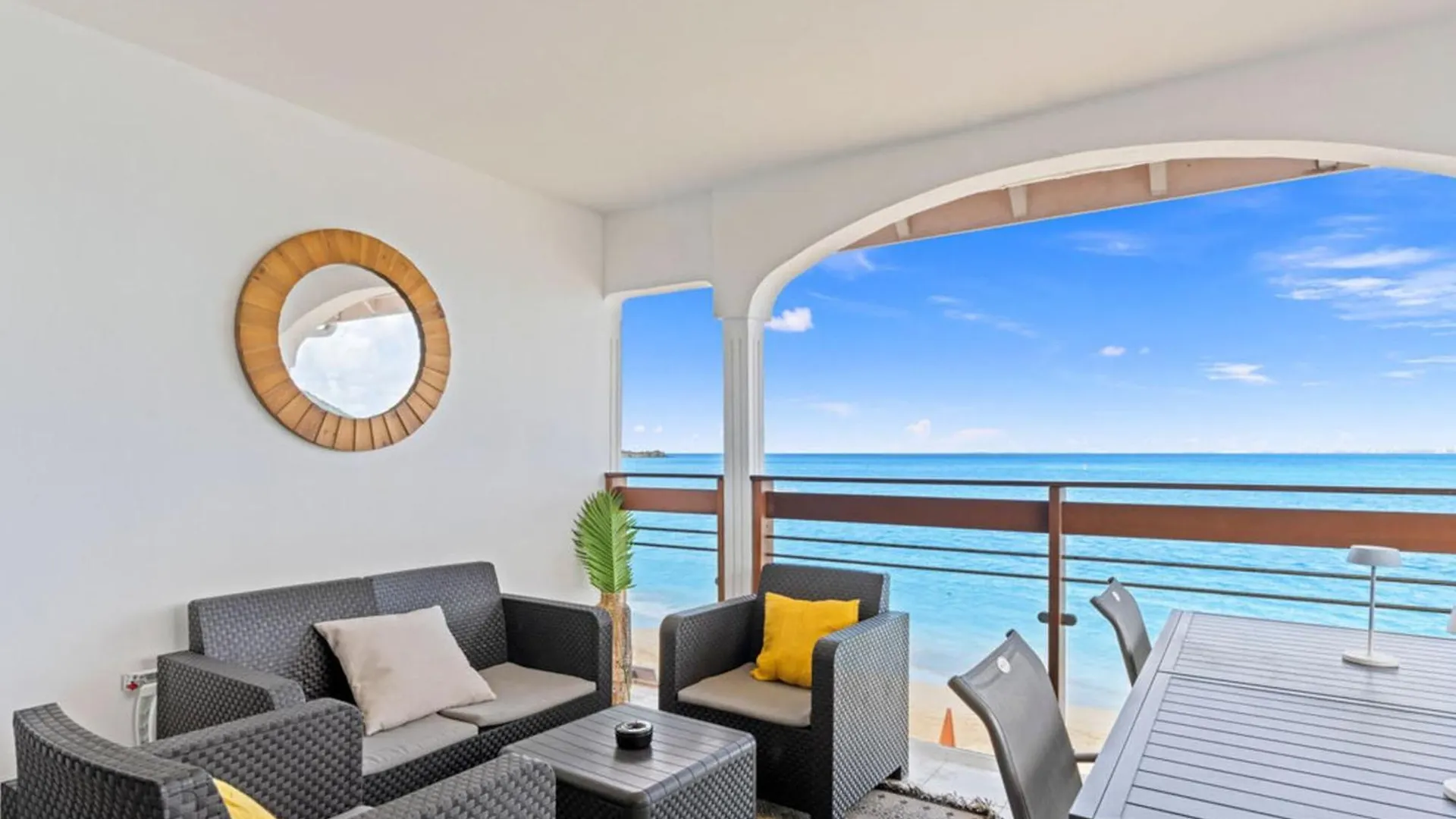 Beachfront Apartment Flamant Grand Case